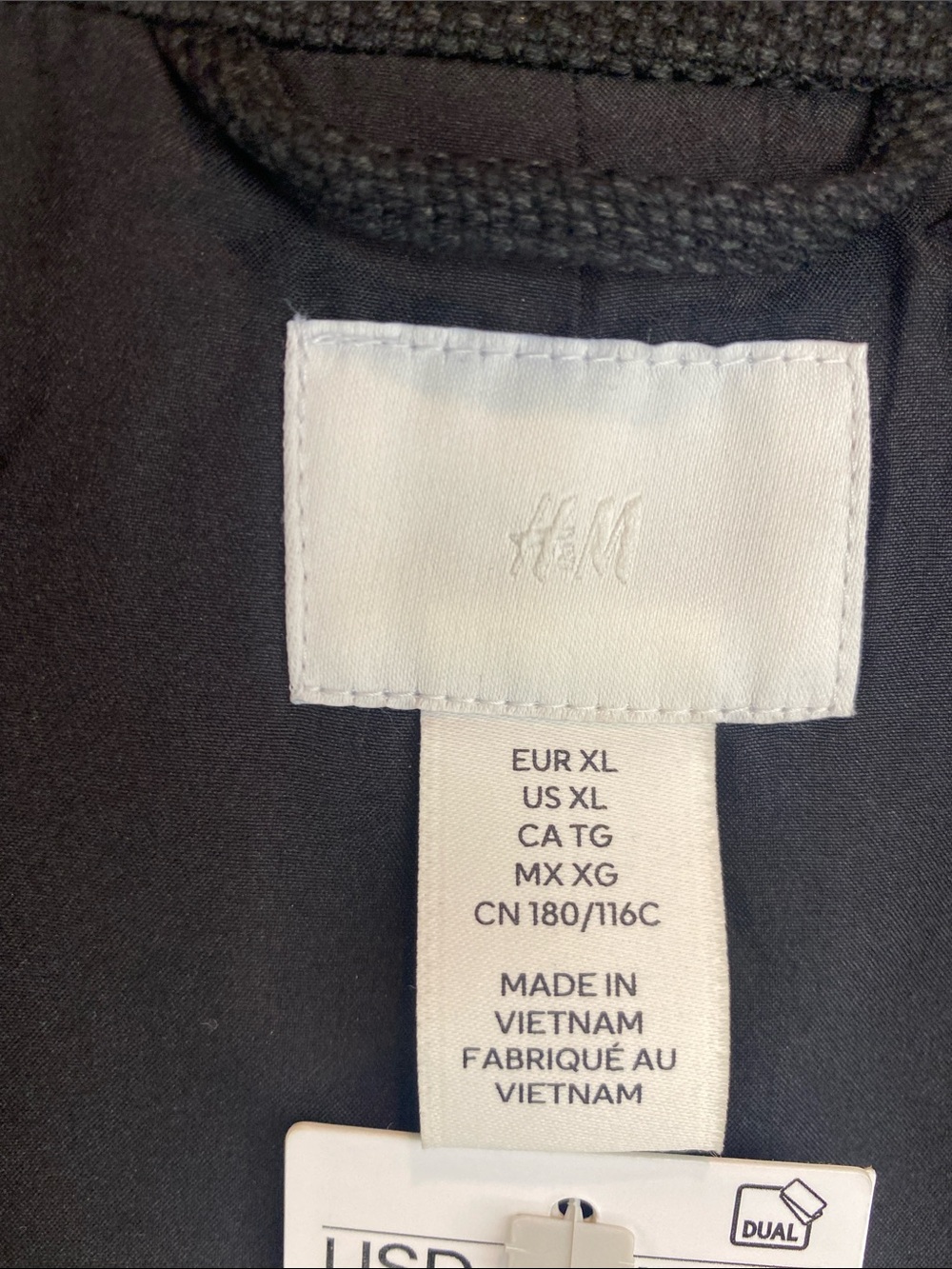 Black Blazer Jacket - Women’s - H&M - Picture 3 of 8